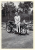 BMW_R25-3_Frau_sitzend_web.png